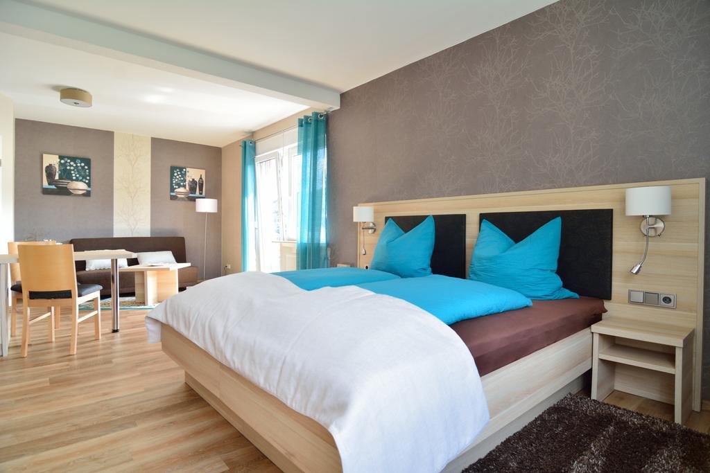 Hotel-Restaurant-Weingut Kapellenhof Клоттен Номер фото